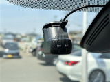【ドライブレコーダー】映像・音声などの運転中の記録を残します。事故などを起こした起こされた時の証拠になりえますので、もしも時でも安心ですね。