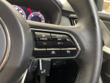 【マツダ・レーダー・クルーズ・コントロール(MRCC)】先行車との速度差や車間距離を認識し、設定した車速内で車間距離を自動で調整・維持することで、高速道路などでドライバーの負担を軽減します。