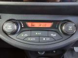 オートエアコンを装着しておりますので車内をお好みの快適な温度に保つことが可能です!