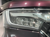 LEDヘッドライトは、点灯の瞬間から最大光量を発揮し、突然暗くなるトンネルなどでの安定感を高めます。