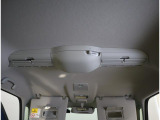 天井にはスリムサーキュレーター装備☆空気を循環してくれるので後席も快適に過ごして頂けます。