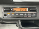 車内快適オートエアコン。物理スイッチで操作性も良好です