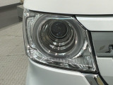 LEDヘッドライトは、点灯の瞬間から最大光量を発揮し、突然暗くなるトンネルなどでの安定感を高めます。