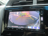 リアカメラのお写真です。駐車が苦手な方でもラクに駐車が行えますね。
