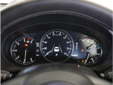 【明るく見やすいメーター】視認性が良く明るく見やすいメーター。運転者にとって見やすいメーターは運転していても疲れないですよね。