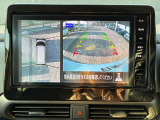バック時に自車の真後ろの映像&上から見下ろした映像を映してくれますのでラクラク駐車が可能です(^_^)-☆