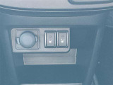 運転席と助手席のシートはヒーター付きです。