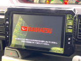 【純正ナビ】人気の純正ナビを装備しております。ナビの使いやすさはもちろん、オーディオ機能も充実!キャンプや旅行はもちろん、通勤や買い物など普段のドライブも楽しくなるはず♪