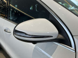 視認性が高い純正ミラーを採用しております。安全に運転が出来る様、一つ一つの部品に拘っているのがメルセデス・ベンツです。