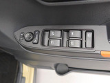 当社は購入後のアフターケアを大切にしております。納車後、1ヶ月無料点検、半年ごとにあんしん点検、12ヶ月法定点検の誘致をします。また車検までの点検をセットにした『ワンダフルパスポート』を販売中です。
