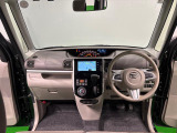 見易い計器類と運転し易いドライビングポジションは、視角も少なく前方&左右の見切りが良く運転し易いクルマです