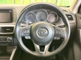 【ステアリングスイッチ】運転中、前方から目線をそらすことなく、オーディオ等の操作が可能な便利機能!安心&快適なドライブを演出してくれます♪