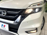 【LEDヘッドライト】悪天候や夜間走行時も良好な視界を確保し安心して運転できる高輝度LEDヘッドライトを装備!点灯速度が早く、消費電力も抑えられています。