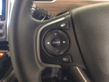 ステアリングリモコンは、運転中でも簡単に音量調整やチャンネル変更もできます!わき見運転防止にもつながるので安心です♪