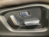 パワーシートを装備!体格や好みに応じたポジションをスムーズに調整できます。
