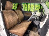 運転席シート廻りは使用感も少なく、良好な状態となっています。丁寧に使われていたことがよくわかりますね。