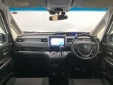 【前方視界】開放的な前方視界!運転がしやすく疲れにくいです♪窓が大きく、見通しがとっても良いおクルマですよ♪