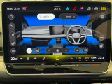 3ゾーンフルオートエアコンを装備。運転席と助手席、後部座席がそれぞれ独立して温度の設定ができます。