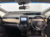 見通しの良い運転席回りとなっておりますので安心して運転をして頂けます!窓が大きいので明るく開放的な室内です