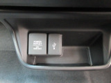 便利な充電用USBジャックと12V電源ソケットを設置しております。周辺機器の充電にご利用頂けます☆