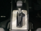 「e:HEV」は、モーター走行を中心にしながら電気エネルギーやエンジン動力を最も効率よく使い分けることができる賢いハイブリッドシステムです。