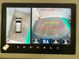 【全方位モニター】 4つのカメラで映像を映し出します。発進時、後退時も周囲の安全を確認し、サポートします^^