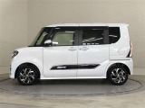 両側パワースライドドア付きだから、狭い駐車スペースなどでの 乗り降りラクラク!小さなお子さまのいるご家庭には嬉しい装備。