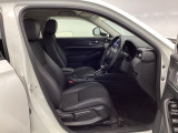 シートはフィット性も良く、楽な運転姿勢を保てます。