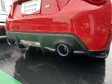 社外マフラーが付いてます。スポーティーな音が運転の楽しさをそそります。