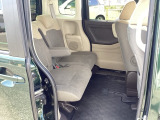 自社整備工場で点検整備をおこなってからお渡ししています。車検が残っている場合は『12ヶ月点検整備』を、車検整備付きの場合は『車検整備』をおこないます。整備費用は車両本体価格に含まれています。