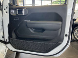運転席側ドアの内側です。