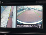 左サイドカメラとフロントカメラ運転席から死角となりやすい車両左前部分や前方部分もバッチリ見えます♪