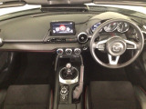 【前方視界】開放的な前方視界!運転がしやすく疲れにくいです♪窓が大きく、見通しがとっても良いおクルマですよ♪
