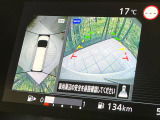 【アラウンドビューモニター】専用のカメラにより、上から見下ろしたような視点で360度クルマの周囲を確認することができます☆死角部分も確認しやすく、狭い場所での切り返しや駐車もスムーズに行えます。