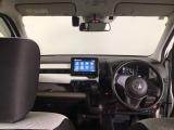 【前方視界】開放的な前方視界!運転がしやすく疲れにくいです♪窓が大きく、見通しがとっても良いおクルマですよ♪