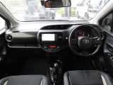 シンプルで使いやすいコクピット。視界性もよく運転しやすいですよ。スイッチ類も使いやすい場所に配置されています。