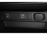 USB端子ソケット装備!アクセサリーDC12Vソケット装備!