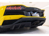 Rims Diantus forged 20/21 high gloss black with Black central locking /  Yellow brakes calipers /  Fully electric and heated seats /  Black rear suspension springs