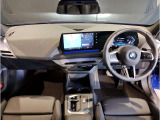 ☆センターパネルを運転席側に僅かに傾けたBMW独特のインパネ☆【駆け抜ける歓び】はここからもスタートしております☆