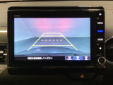 バックでの車庫入れも安心です! リアカメラが付いているバックモニター付のナビを装備しております。操作線もついており距離感も画面から確認できます。