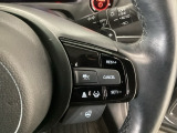 【アダプティブ・クルーズ・コントロール】予め設定した車速内でクルマが自動的に加減速。 前走車との適切な車間距離を維持しながら追従走行し、高速道路でのドライバーの疲労を軽減してくれる嬉しい機能付♪