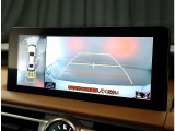 車庫入れに便利なバックモニター付きです。