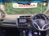 フロントガラスが大きく、ワイドな視界で運転もしやすくなるように、設計されています。