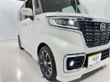 フォグランプ装着車です。暗い夜道の車両前方を明るく照らします