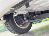 お車を安心してお乗りいただく為には、足回りの定期点検が欠かせません。サービスサポート(有償保証)では無料点検もご提供しており、安心のカーライフをお過ごしいただけるサポート体制が整っています。