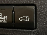 【パワーバックドア】スマートキーや運転席のボタンを押すだけでリアゲートが自動で開閉します!荷物を持っている時や、高い位置にあるバックドアを閉める際に便利な機能です♪