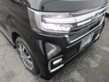 LEDヘッドライトで暗い夜道も明るく照らしてくれます。