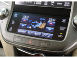 使いやすさや安全性を追求したステアリング周り!高級車ゆえにスイッチ類が多いのも特徴ですね!考え尽くされた配置ですぐに使いこなす事が出来ますのでご安心下さい!是非、体感してみて下さい!!