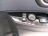 ドアミラーの鏡面の調節、格納は運転席からすべて操作できます!