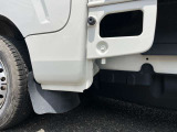 エクステリアに付きましても、中古のお車ですから使用感や経年劣化が見られますが、修復歴や走行に支障をきたす様なダメージや修復歴はありません。